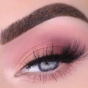 ❗️HOST PICK❗️🎀MAC EYESHADOW IN FLOCK & ROLL🎀